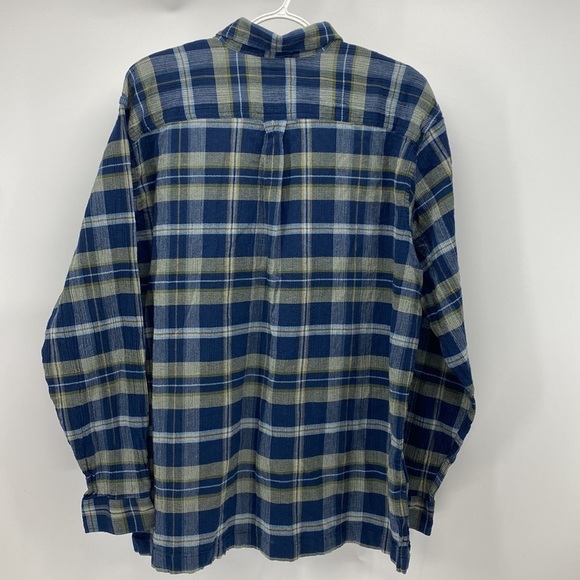 Eddie Bauer classic fit gauze like plaid button - Picture 6 of 6